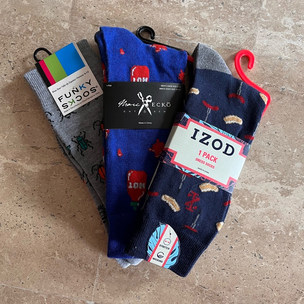 *SOLD*3 Pair Fun Men’s Sock Lot 🧦🧦🧦